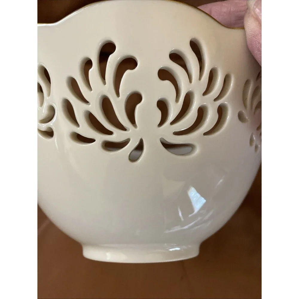 Lenox Westbury 8” Bowl Scallop Edge Trimmed In 24K Gold Flower Cut Outs